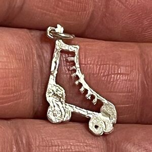 🆕 Sterling Silver Roller Skates 🛼 Symbol Pendant Charm